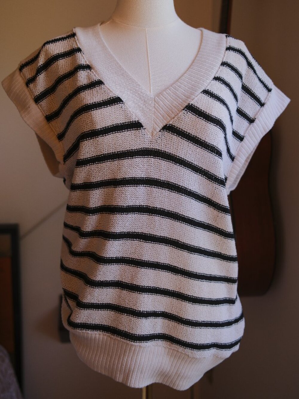 Zara Striped Knit Sweater Vest V-Neck Sleeveless Size M Black White